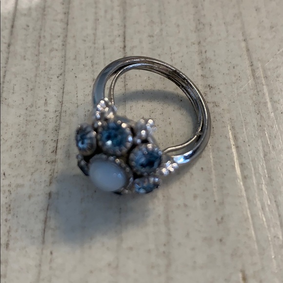 Beautiful Ring - Picture 4 of 4